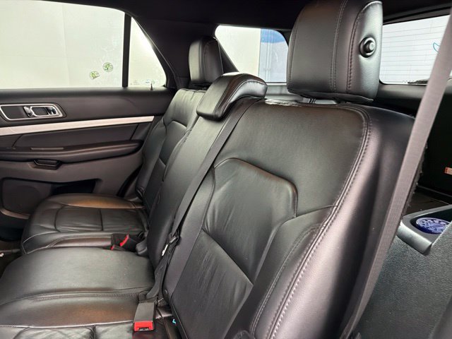 Used 2017 Ford Explorer XLT w/ Equipment Group 202A FWD image 28