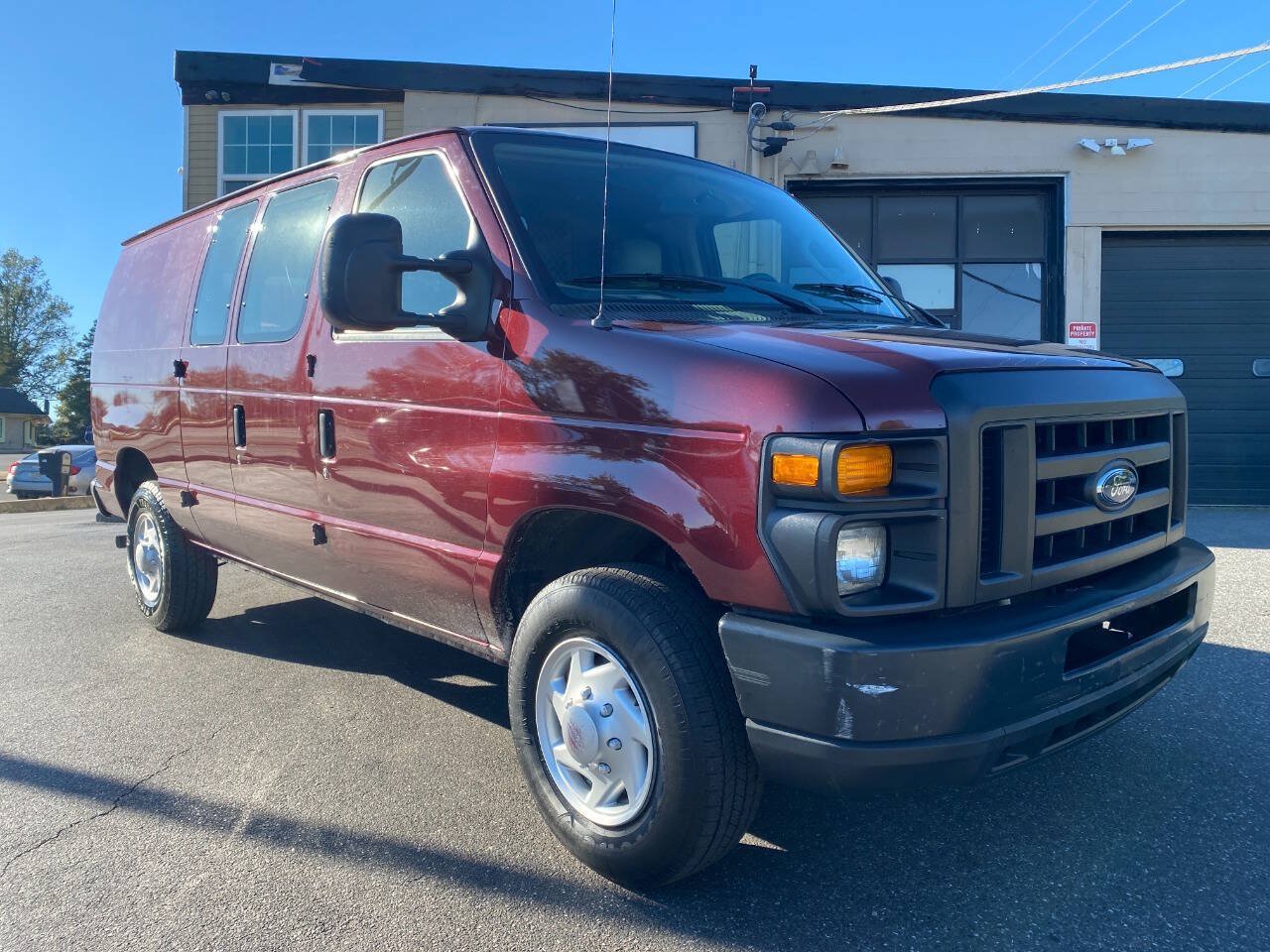 Used 2009 Ford E-350 and Econoline 350 Super Duty RWD image 1
