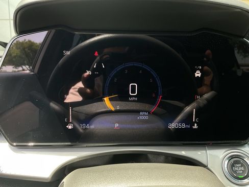 Used 2025 Chevrolet Trax LT FWD image 29