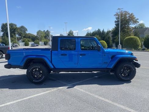 New 2025 Jeep Gladiator Willys image 9