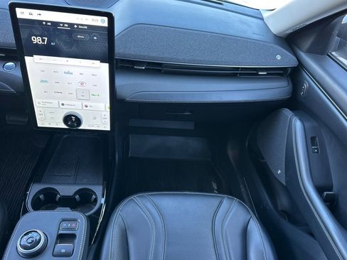 Used 2021 Ford Mustang Mach-E Premium image 27