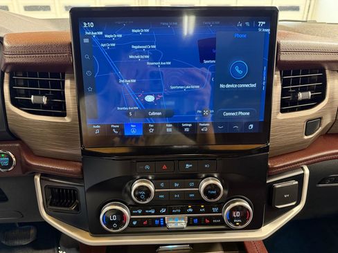 Used 2024 Ford Expedition Max Limited image 18