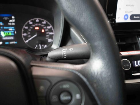 Used 2025 Toyota Corolla LE FWD image 14