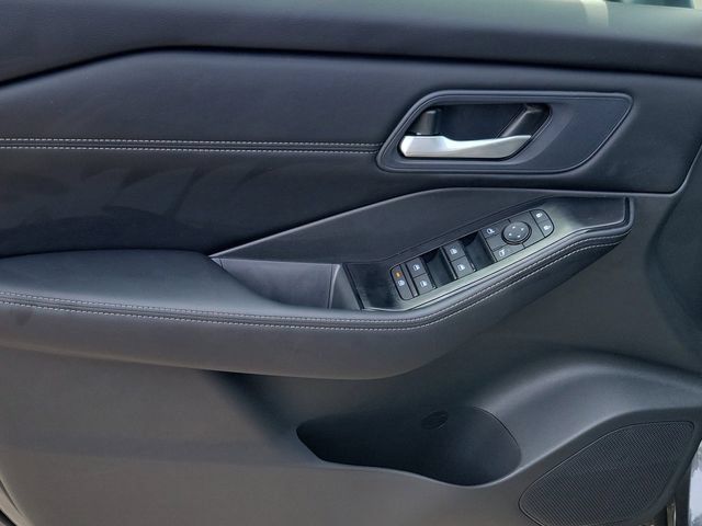 New 2026 Nissan Rogue Dark Armor FWD image 6