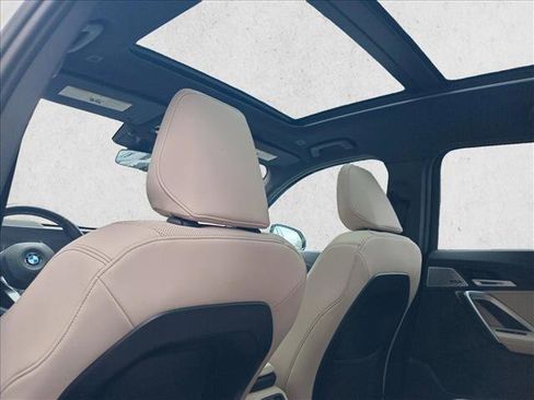 Used 2023 BMW X1 xDrive28i w/ Premium Package image 10