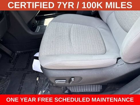 Used 2025 Toyota Sienna LE FWD image 15