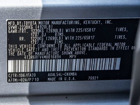 Used 2021 Toyota RAV4 XLE w/ XLE Grade Weather Package AWD/4WD image 32