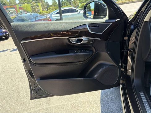 Used 2019 Volvo XC90 T6 Momentum w/ Advanced Package AWD/4WD image 28