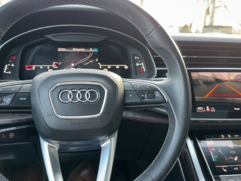 Used 2021 Audi Q8 Premium w/ Black Optic Package image 23