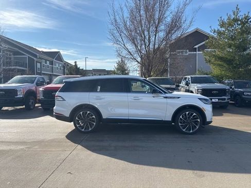New 2026 Lincoln Aviator Reserve AWD/4WD image 4