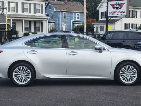 Used 2014 Lexus ES 350 w/ Luxury Package FWD image 5