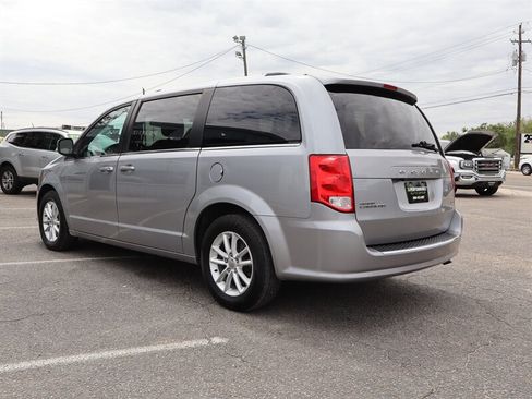 Used 2019 Dodge Grand Caravan SXT FWD image 12