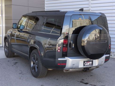 Used 2025 Land Rover Defender 130 S image 10