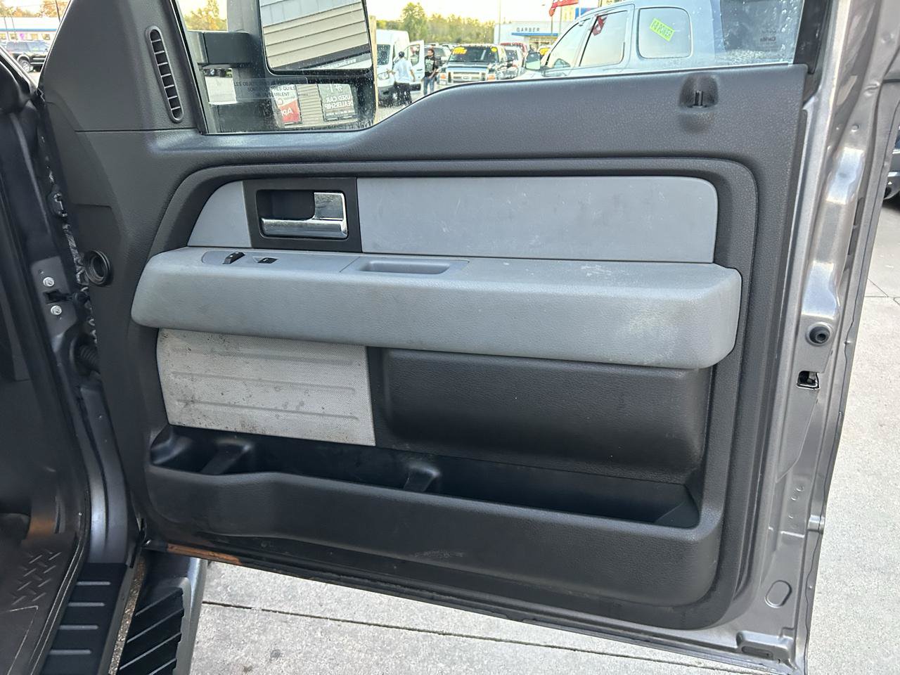 Used 2014 Ford F150 XLT AWD/4WD image 16