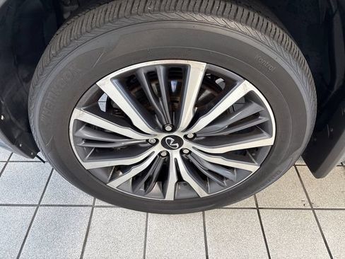 Used 2023 INFINITI QX60 Sensory w/ Vision Package AWD/4WD image 5