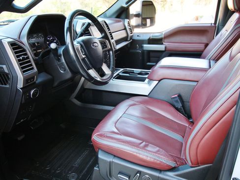 Used 2019 Ford F250 Platinum w/ Platinum Ultimate Package image 22