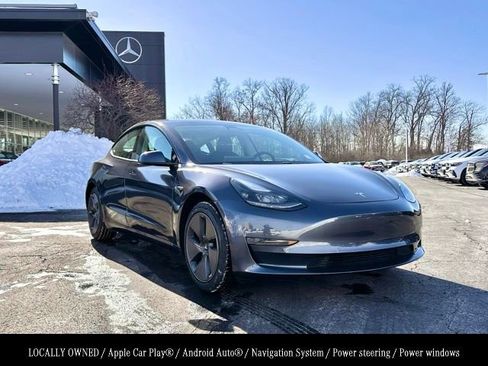 Used 2021 Tesla Model 3 Standard Range Plus image 1