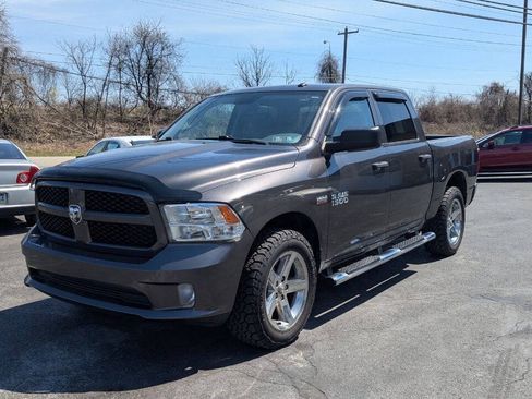 Used 2017 RAM 1500 Express AWD/4WD image 2
