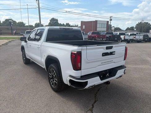 Used 2023 GMC Sierra 1500 AT4 w/ AT4 Premium Package AWD/4WD image 4
