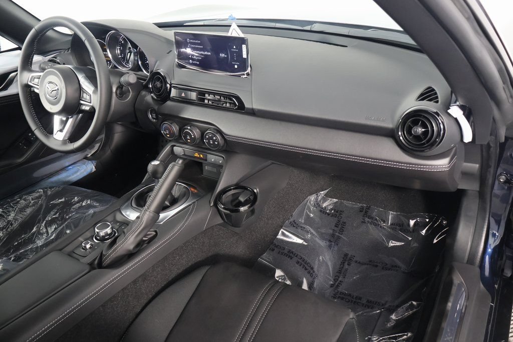 New 2026 MAZDA MX-5 Miata Club w/ Interior Package RWD image 6