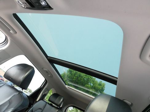 Used 2025 Kia Sorento SX AWD/4WD image 33