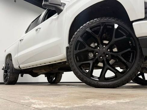 Used 2022 Chevrolet Silverado 1500 RST image 3