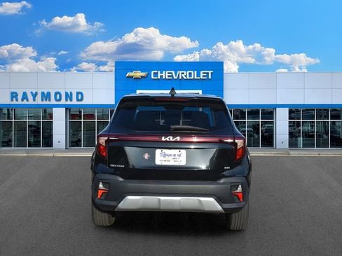 Used 2024 Kia Seltos LX AWD/4WD image 4
