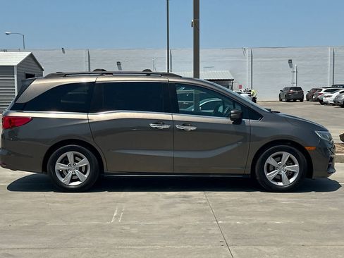 Used 2019 Honda Odyssey EX image 9