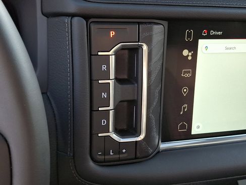 Used 2023 GMC Yukon XL Denali AWD/4WD image 17