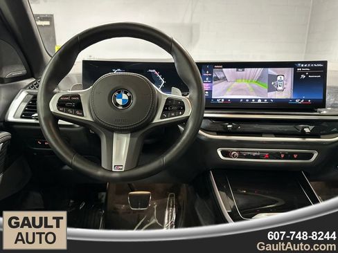 Used 2026 BMW X5 xDrive40i w/ M Sport Package AWD/4WD image 8