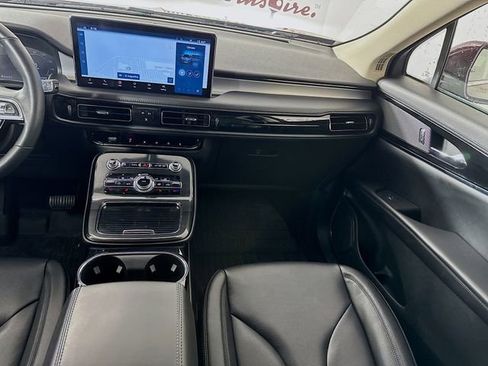 Certified 2023 Lincoln Nautilus AWD w/ Premium Package image 28