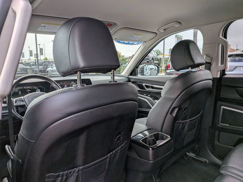 Used 2023 Kia Telluride LX FWD image 28