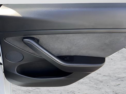 Used 2021 Tesla Model 3 Standard Range Plus image 23