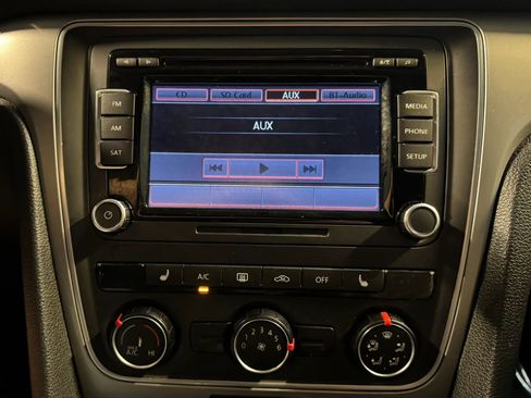 Used 2015 Volkswagen Passat 1.8T Limited Edition image 14