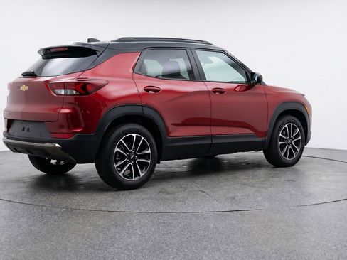 Used 2025 Chevrolet TrailBlazer LT FWD image 9