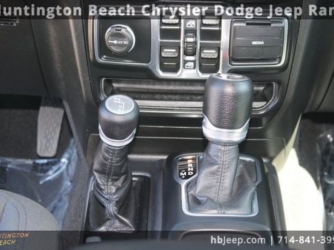 Used 2021 Jeep Wrangler Unlimited Sport image 18