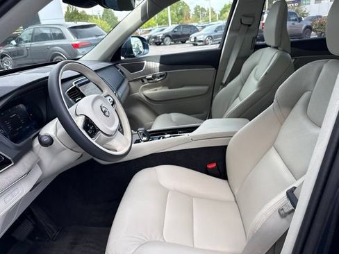 Used 2025 Volvo XC90 T8 Plus w/ Protection Package Premier AWD/4WD image 7
