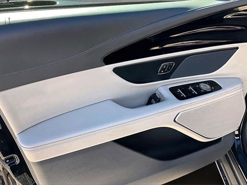 Used 2024 Lincoln Nautilus Reserve image 15