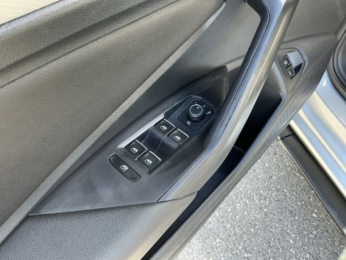 Used 2021 Volkswagen Jetta R-Line w/ R-Line Cold Weather Package FWD image 19
