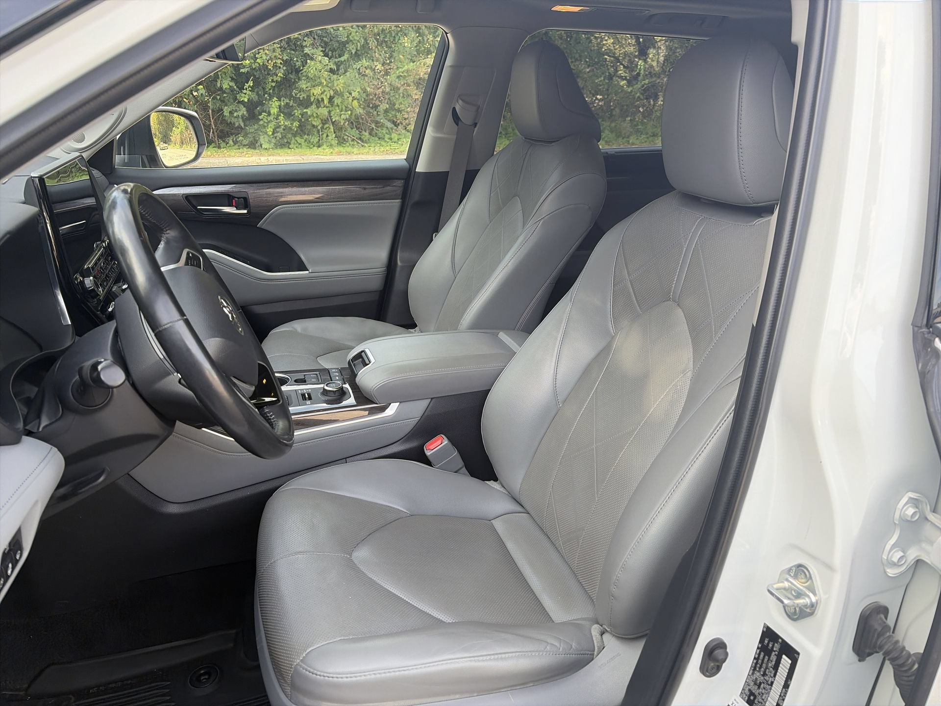 Used 2022 Toyota Highlander Platinum AWD/4WD image 21