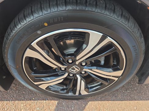 Used 2016 Honda Civic Touring image 9