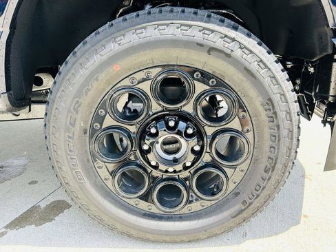 New 2025 Ford F250 Lariat w/ Black Appearance Package image 44