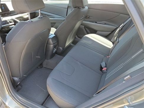 New 2025 Hyundai Elantra SEL image 16