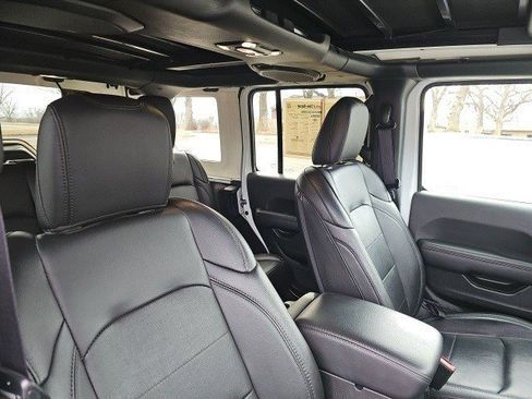 Used 2023 Jeep Wrangler Unlimited Sahara image 12