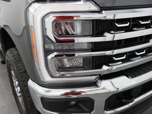 Used 2023 Ford F350 Lariat AWD/4WD image 25