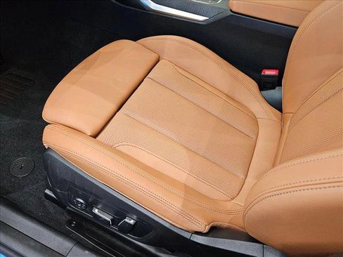 Certified 2025 BMW 330i Sedan w/ M Sport Package image 4