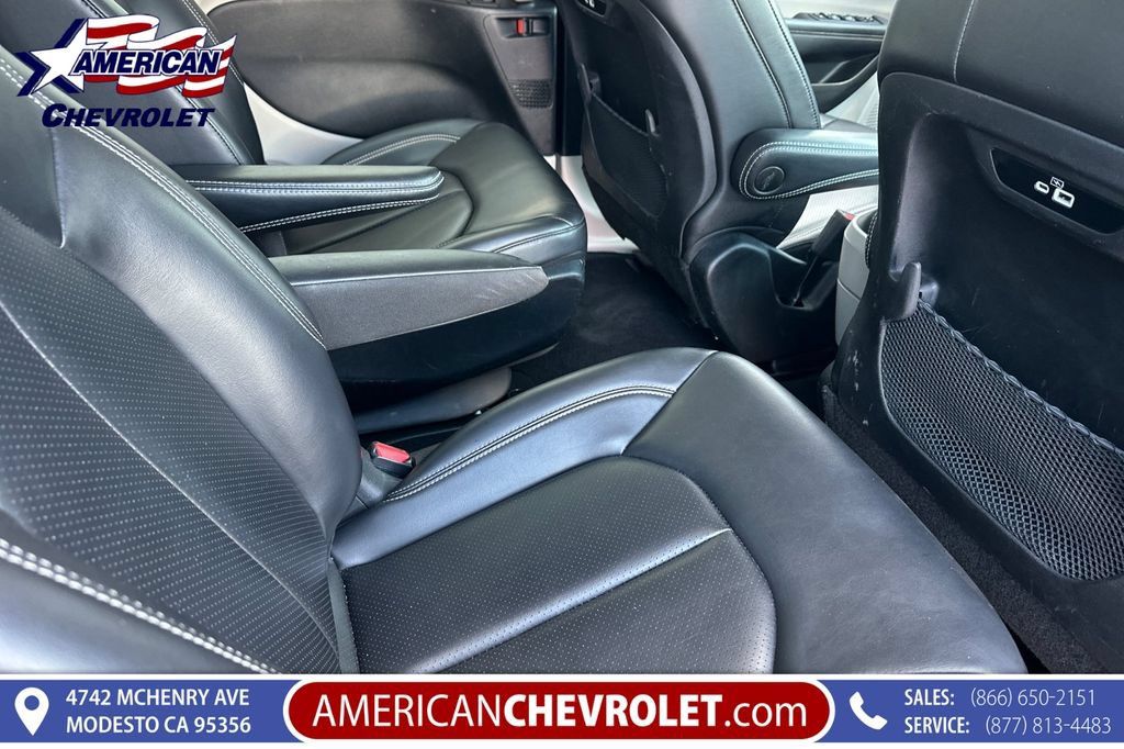 Used 2023 Chrysler Pacifica Touring-L FWD image 20