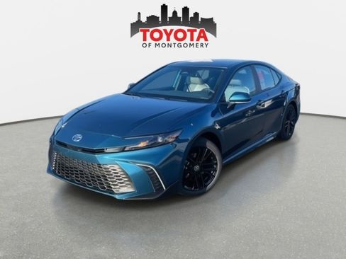 New 2026 Toyota Camry SE image 2
