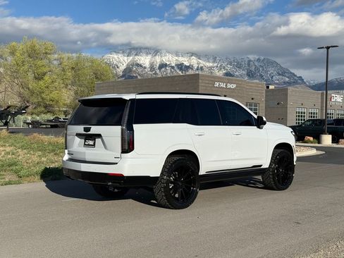 Used 2026 Cadillac Escalade Platinum Sport w/ LPO, ONYX Package image 9