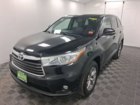 Used 2015 Toyota Highlander XLE AWD/4WD image 3